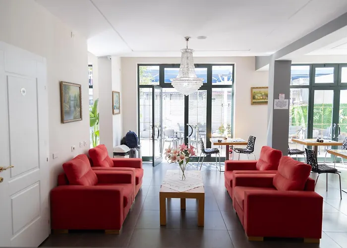 Hotel Liqeni Tirana