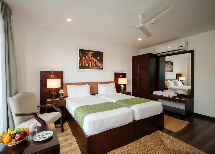 Fox Kandy By Fox Resorts - Luxury In The Mist