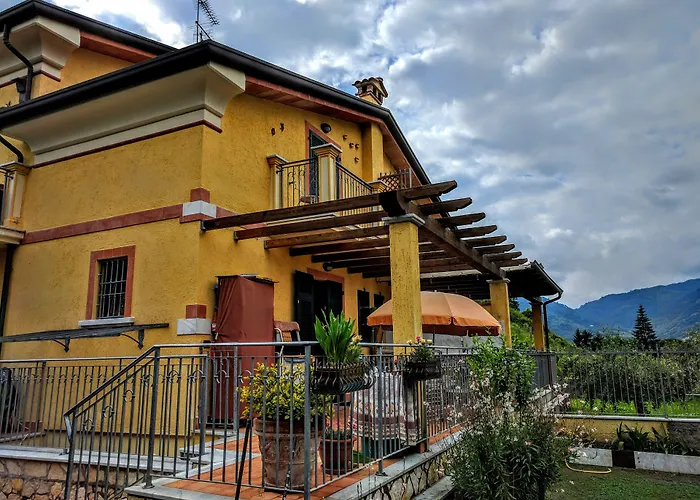 Sally'S B&B Carrara