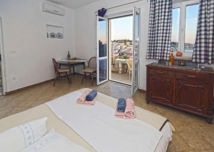 Apartments Bocin Rosso Hvar Town