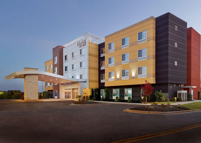 Fairfield Inn & Suites Locust Grove I-75 South