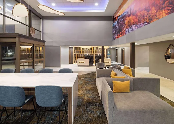 La Quinta Inn & Suites By Wyndham Yakima Downtown
