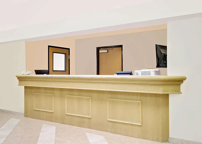 Super 8 By Wyndham Battle Mountain Hotel
