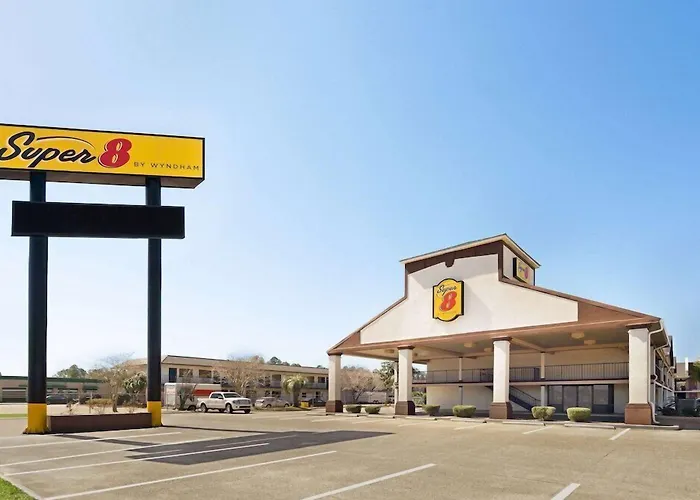 Super 8 By Wyndham Gulfport Airport Nw Near Biloxi