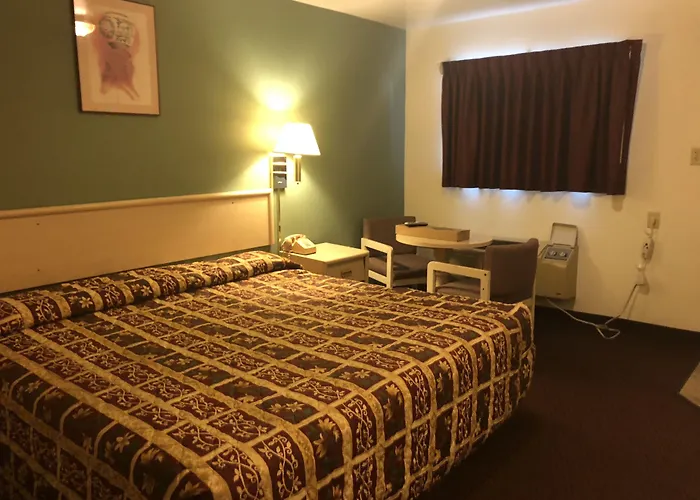 Travelodge By Wyndham Farmington