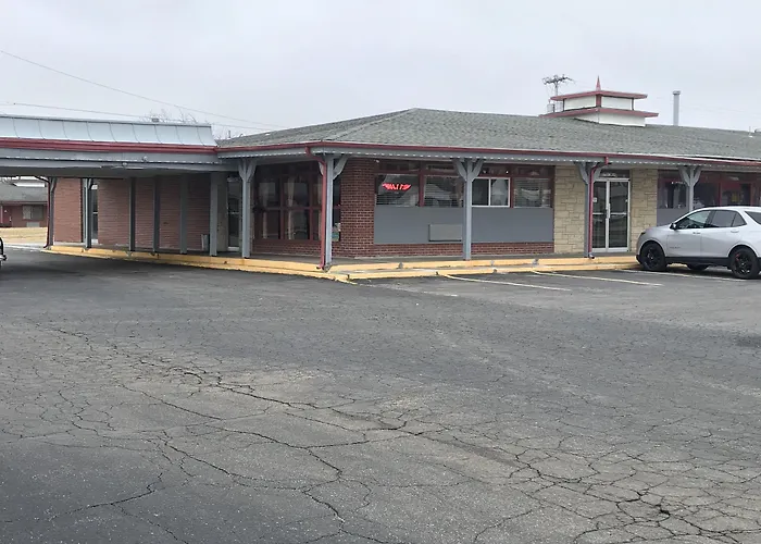 Village Inn Salina