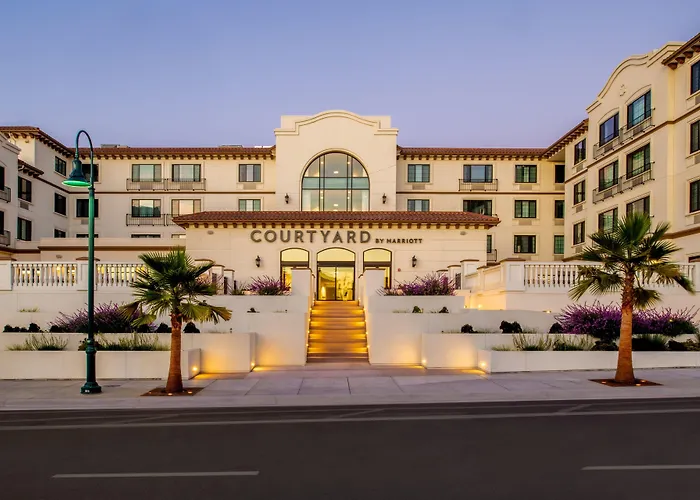 Courtyard By Marriott Santa Cruz