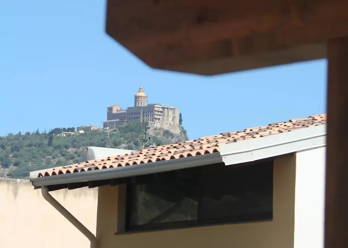 Casa Levante Oliveri