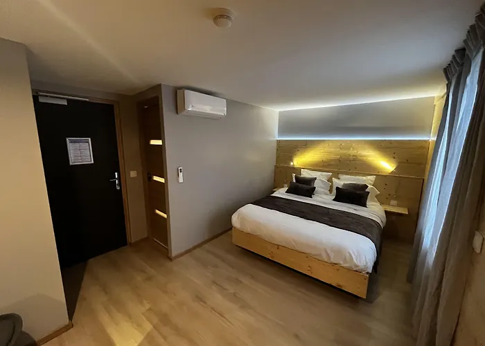 9WAGRAM Hotel Boutique Le Mans