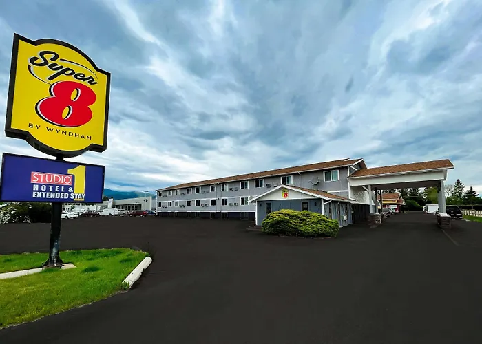 Super 8 By Wyndham Missoula/Brooks Street Hotel