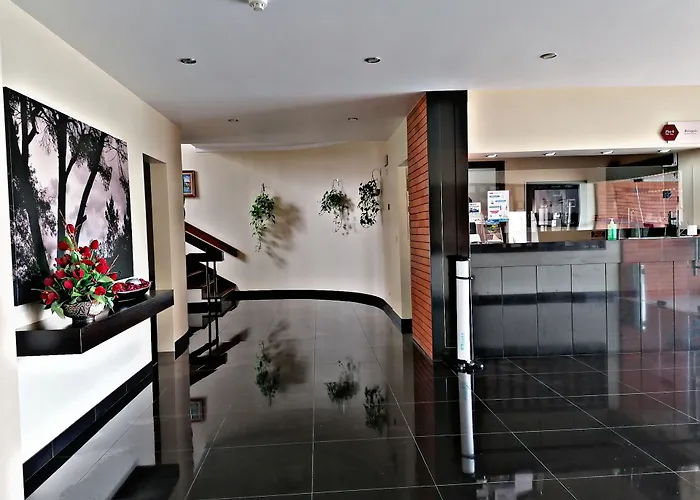Hotel Colmeia Monte Real