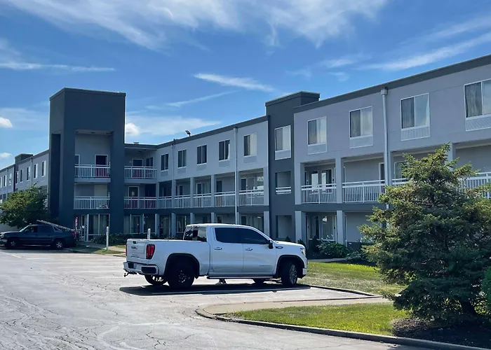 Baymont By Wyndham Dayton North Hotel