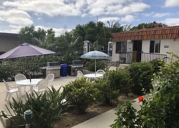 Moonlight Beach Motel