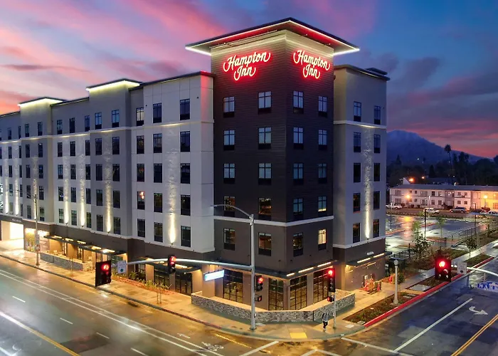 Hampton Inn Riverside Downtown