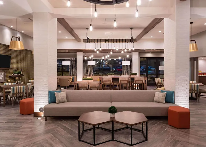 Hampton Inn Riverside Downtown Convention Center