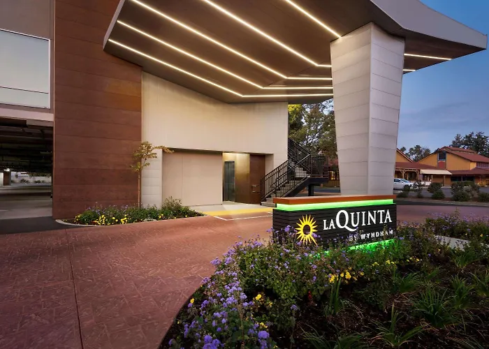 La Quinta By Wyndham Clovis Ca Hotel