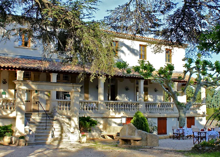 Hotel Restaurant Le Colombier Remoulins