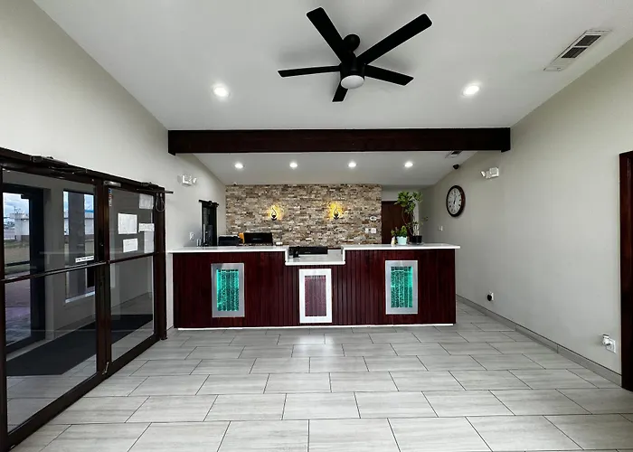 Spanish Trails Inn
