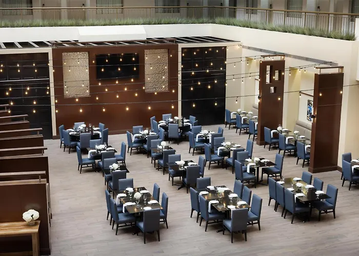 Embassy Suites By Hilton Detroit Troy Auburn Hills