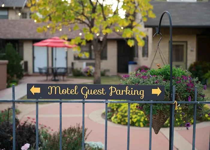The Crest Motel Sterling