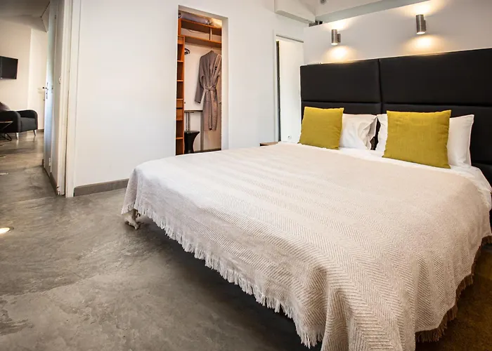 Bed and Breakfast 45Bb Carcasona