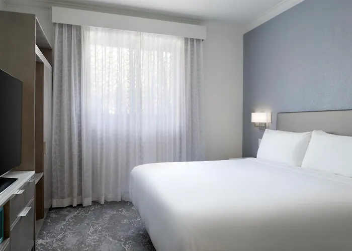 Hilton Boca Raton Suites