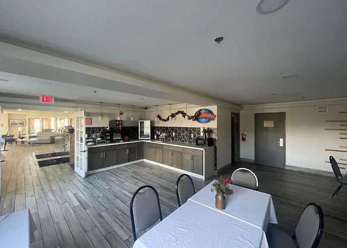 Baymont By Wyndham Yreka Hotel