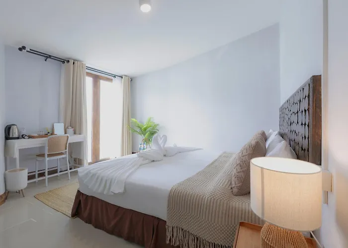 Phi Phi Cozy Seafront Resort