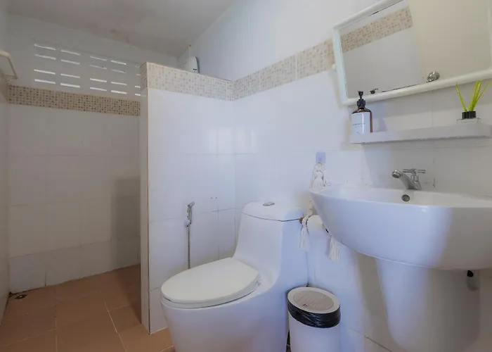 Phi Phi Cozy Seafront Resort