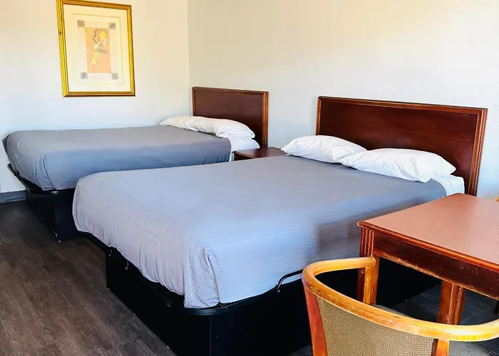 Newnan Nook Hotel