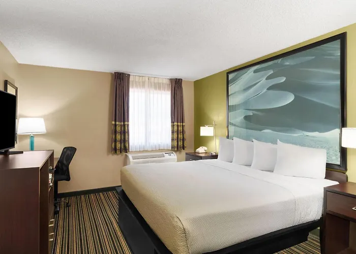 Super 8 By Wyndham Casa Grande Hotel