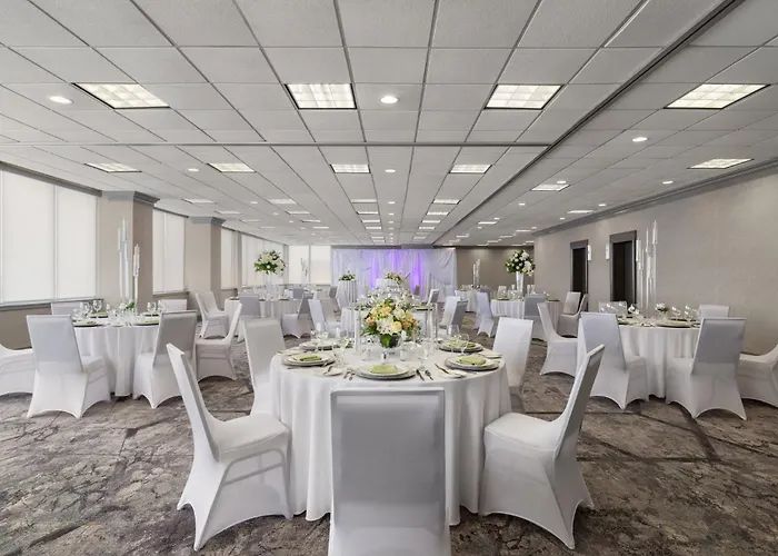 Holiday Inn Hotel & Suites Overland Park-West By Ihg