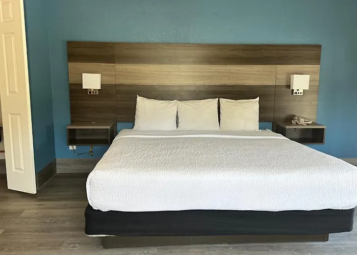Days Inn By Wyndham San Diego Vista