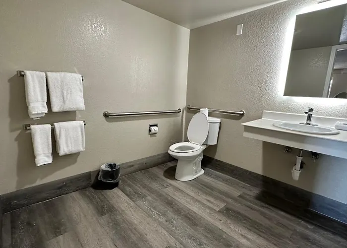 Days Inn By Wyndham San Diego Vista
