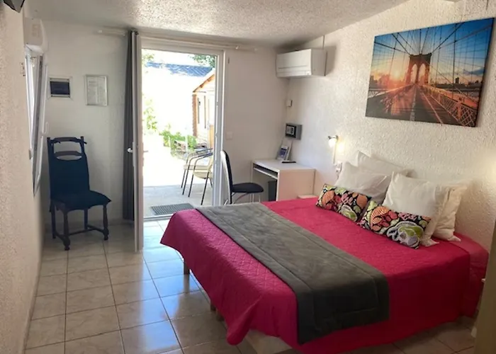 LOGIS Hôtel La Chaumière Marseillan 