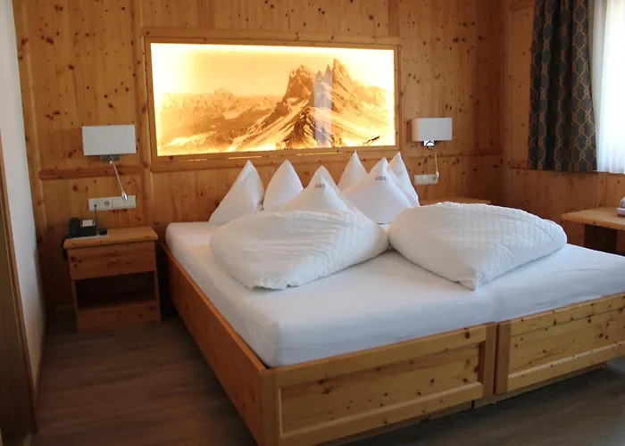 Hotel Ronce Urtijëi