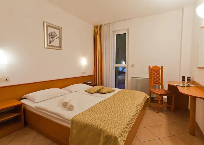 Villa Lovorka - Hotel Resort Drazica Krk Town