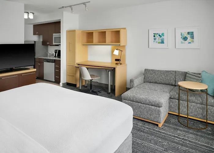 Towneplace Suites By Marriott Lawrence Downtown