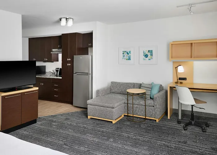 Towneplace Suites By Marriott Lawrence Downtown