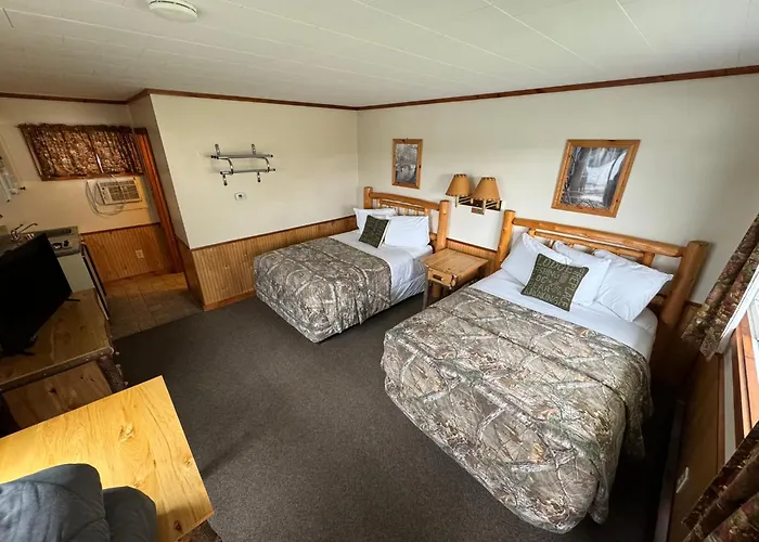 Pine Knoll Hotel Lakeside Lodge & Cabin Old Forge