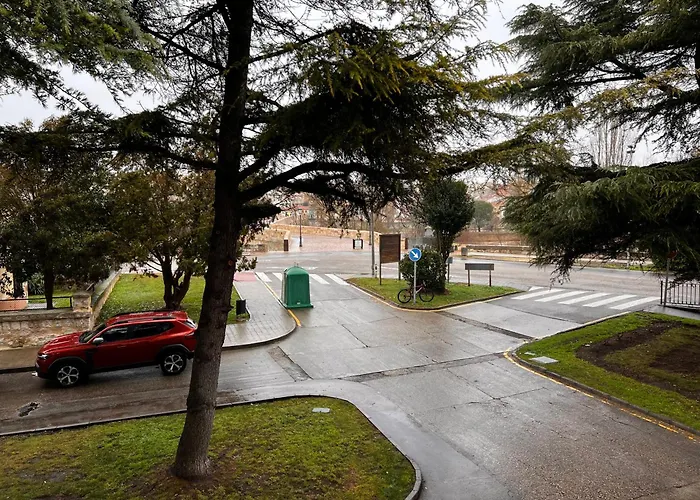 Hotel Puente de Piedra Zamora