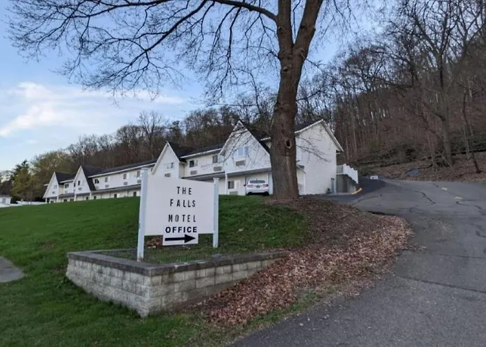 The Falls Motel - 2 Mi To " Watkins Glen State Park, Seneca Lake " And 4 Mi To Watkins Glen International Track " The Glen "