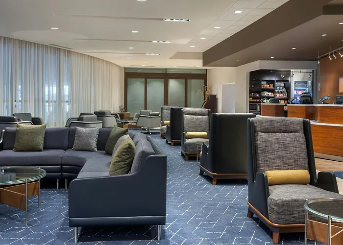 Courtyard By Marriott Redwood City