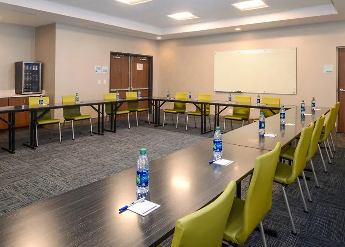 Holiday Inn Express & Suites - St. Petersburg - Madeira Beach By Ihg