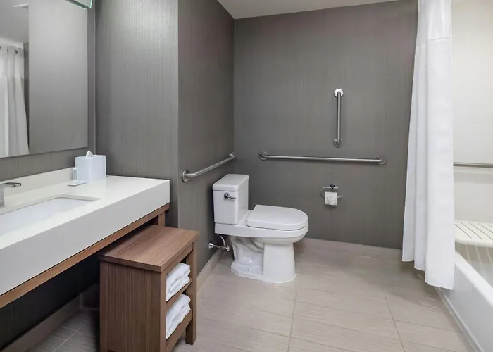Courtyard By Marriott Lenox Berkshires Hotel