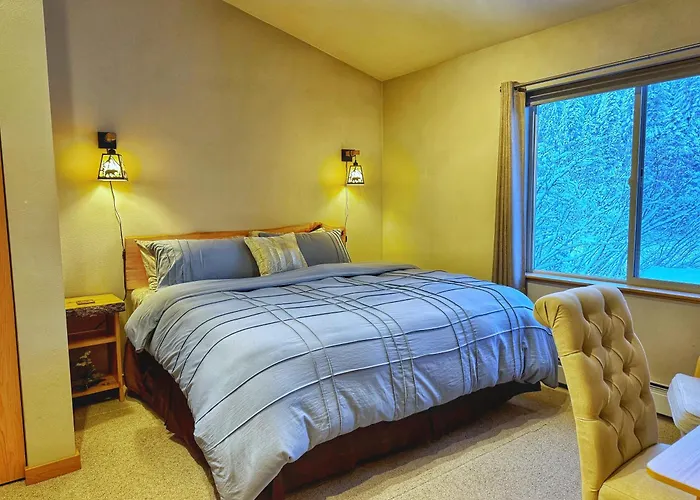 Bear Lake Lodgings B&B, Inc Seward