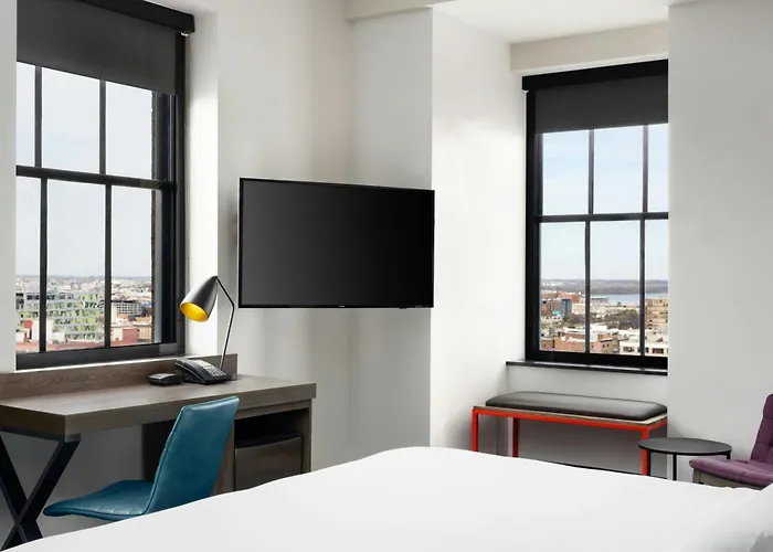 Aloft By Marriott Philadelphia Downtown Hotel