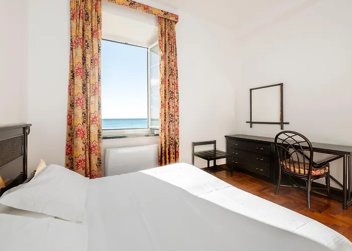 331 - Lord Nelson Appartamento Fronte e Vista Mare 4 Chiavari