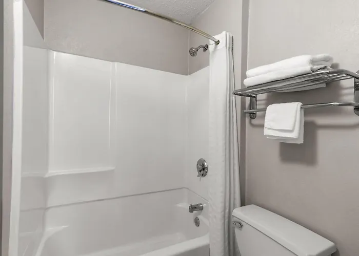 Days Inn By Wyndham Charleston Wv