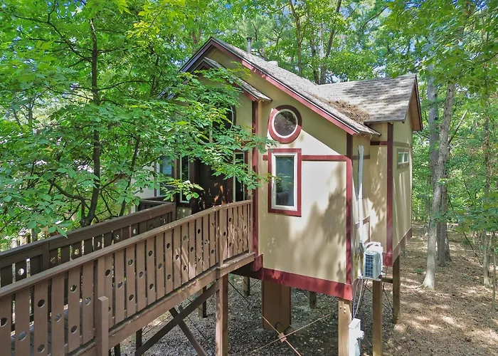 The Grand Treehouse Resort Eureka Springs